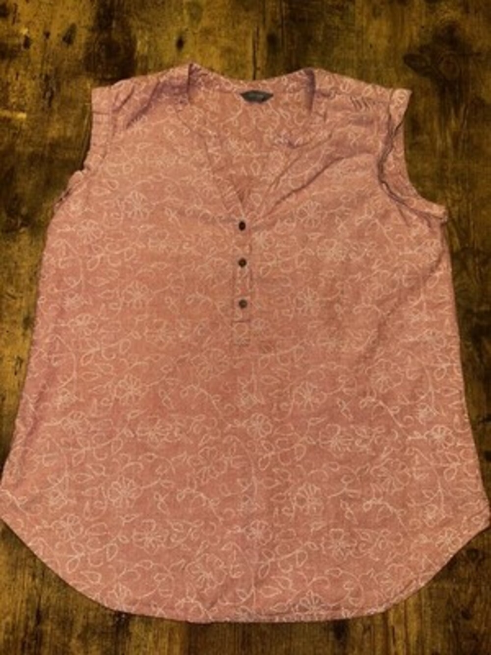 Denver Hayes Women's Sleeveless Split-Neck Henley Top - Dusty Rose Floral Print